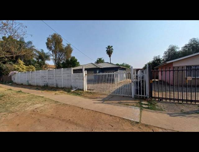 5 BEDROOM HOUSE FOR SALE IN PRETORIA GARDENS